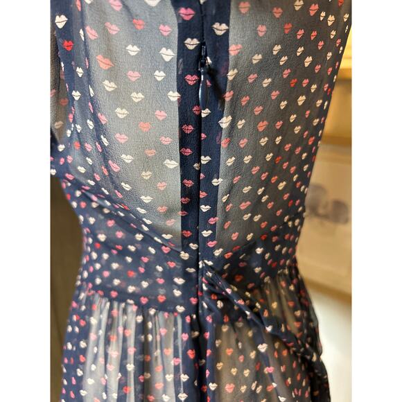 Kate Spade | Navy Blue Lips Pattern Tie Waist Silk Blouse | Size 0 - Picture 15 of 17